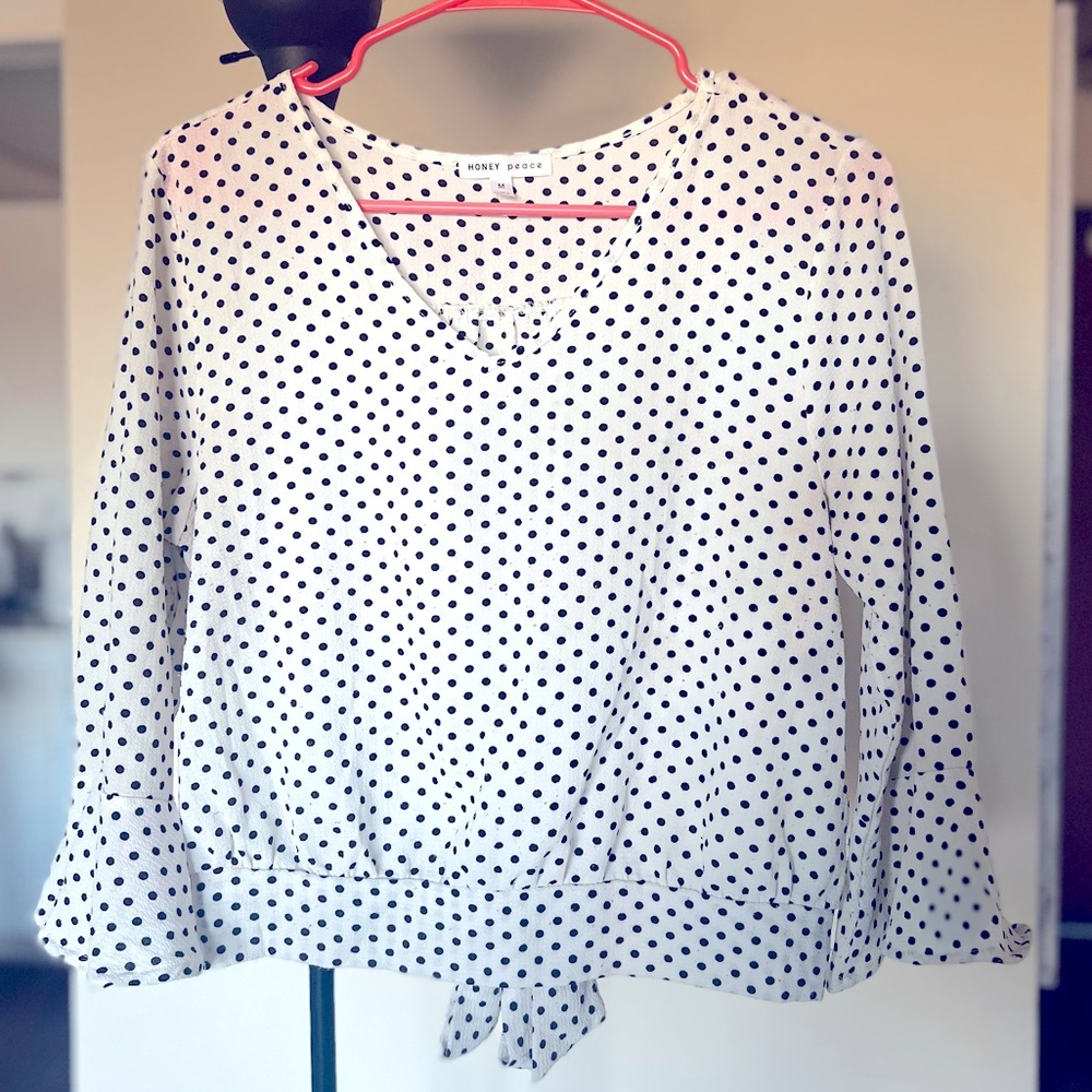 Cute, dressy, polka dot, semi-formal blouse with bow at the back ⚫️⚪️⚫️⚪️